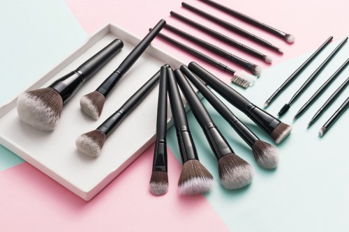 18PCS Professional Makeup Brush Black Ferrule Wood Handle Synthetic Hair