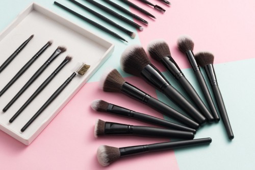 18PCS Professional Makeup Brush Black Ferrule Wood Handle Synthetic Hair